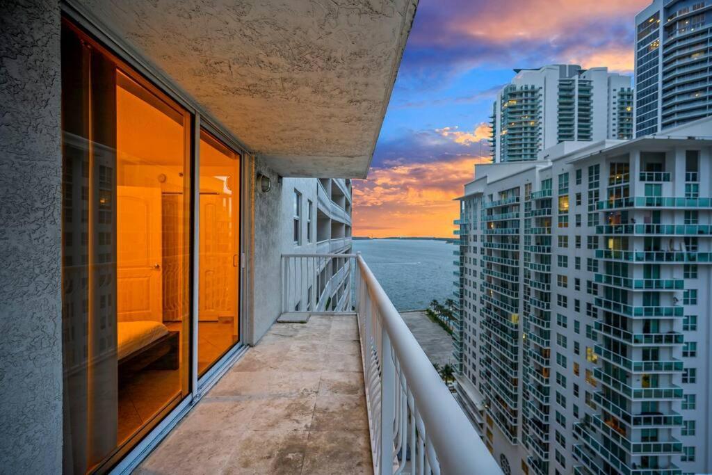 40Th Floor Priceless Unit Central Location Майами Экстерьер фото